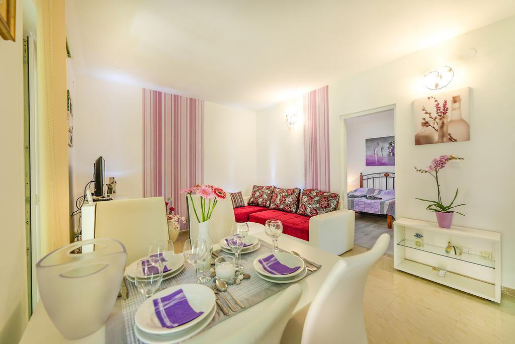 Charming House On The Beach And Deluxe Apartment Pula Exterior foto