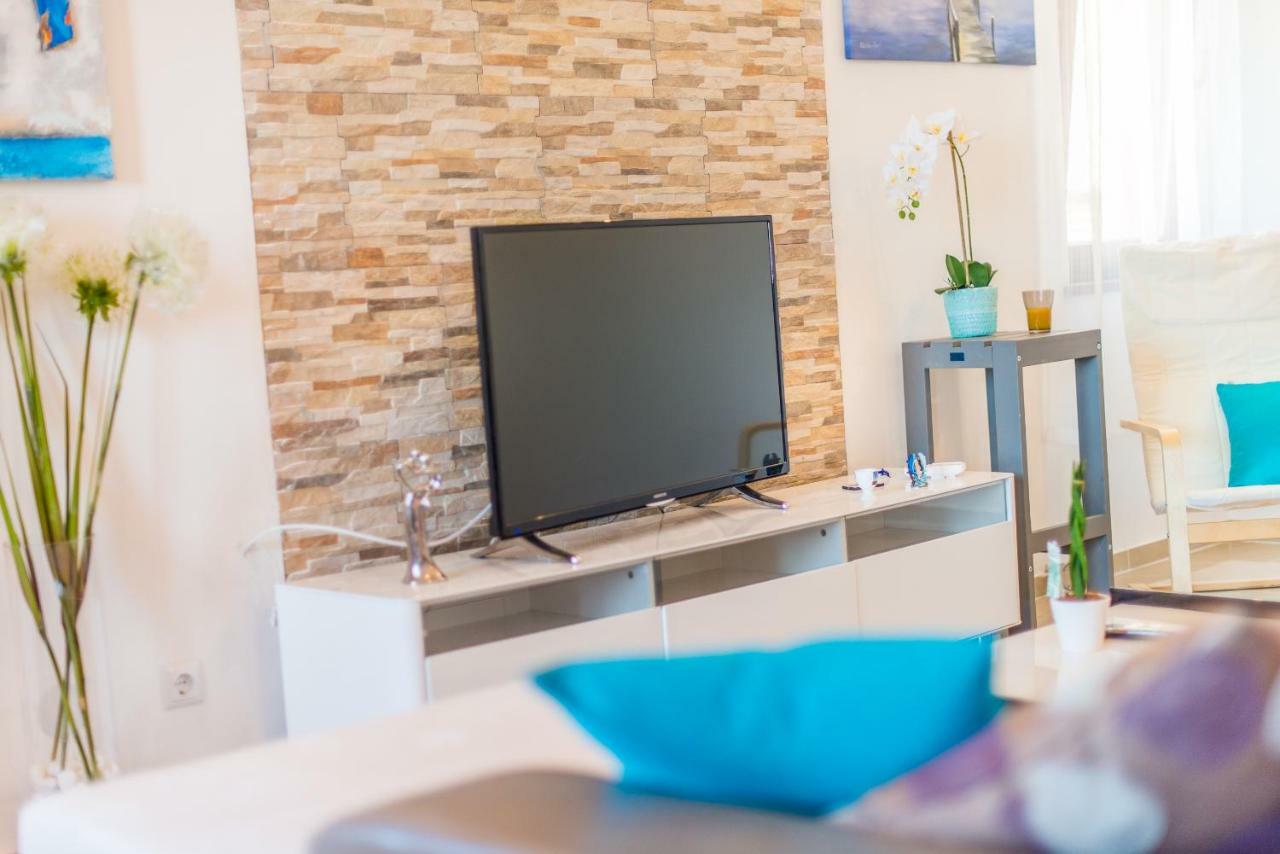 Charming House On The Beach And Deluxe Apartment Pula Exterior foto
