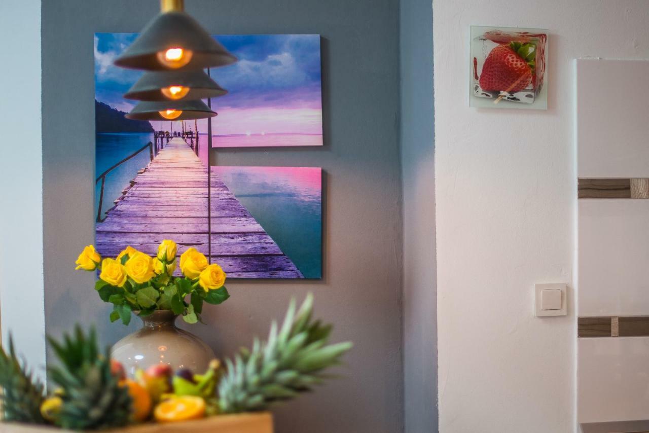 Charming House On The Beach And Deluxe Apartment Pula Exterior foto