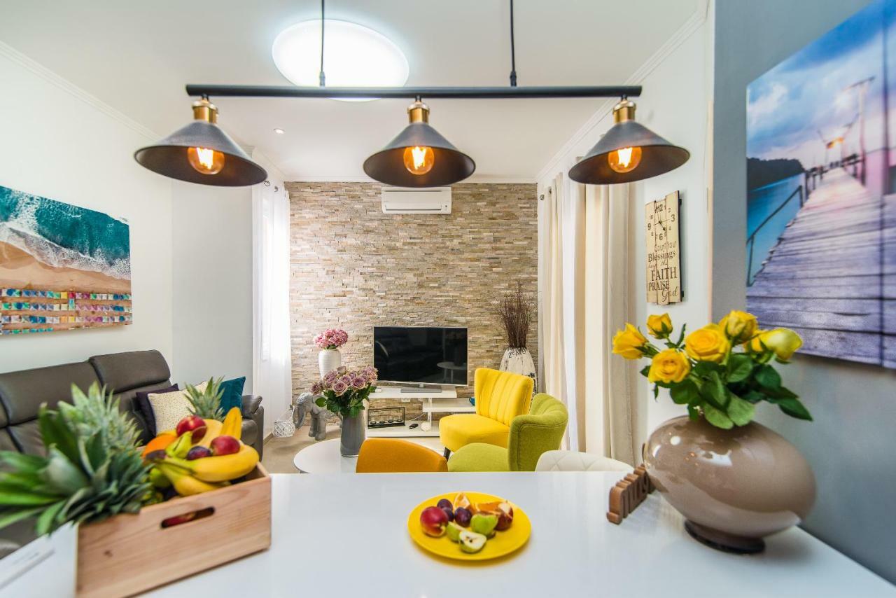 Charming House On The Beach And Deluxe Apartment Pula Exterior foto