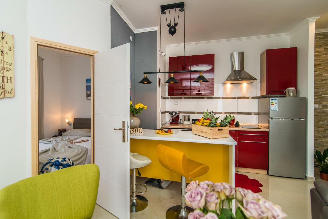 Charming House On The Beach And Deluxe Apartment Pula Exterior foto